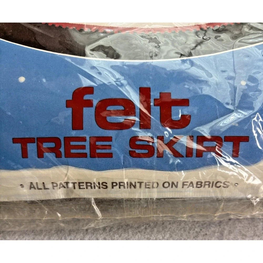 NOS Vintage Christmas Tree Skirt Kit Felt BEARS GOOSE Titan Needlecraft 36